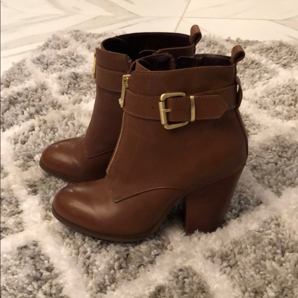 Cognac ankle booties